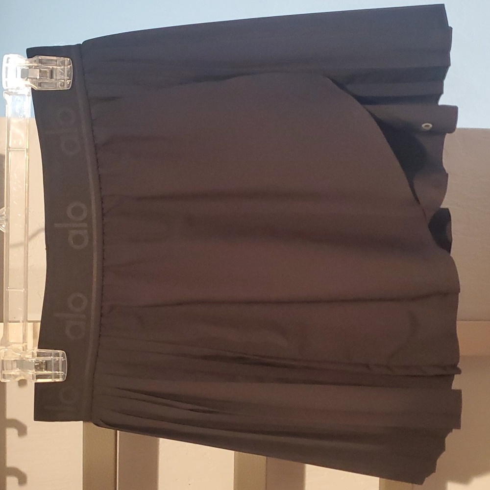 ALO tennis skirt- Medium